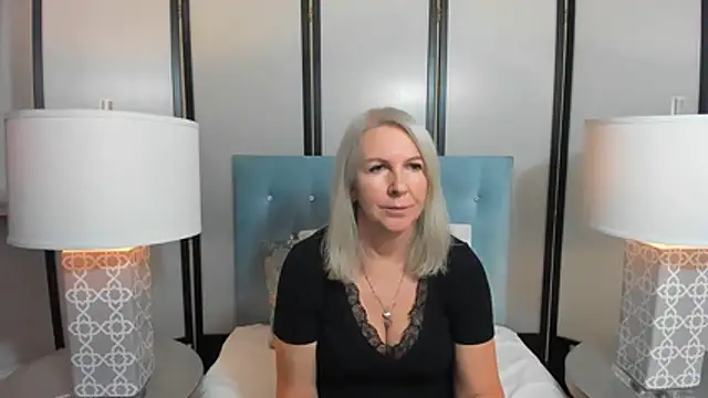 EricaTop online show from November 5, 5:02 pm