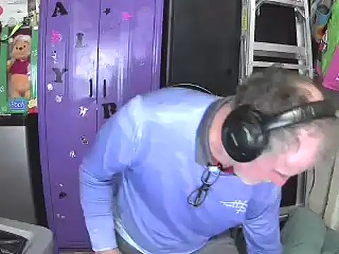 Sweet Sexy1963 online show from December 28, 1:39 am