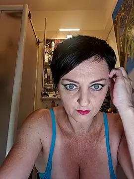 Snapshot of lucillabollente chatting on June 6, 4:06 am lucillabollente online show from June 6, 4:06 am