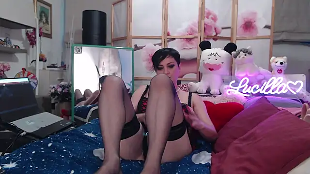 Snapshot of lucillabollente chatting on June 14, 4:14 am lucillabollente online show from June 14, 4:14 am