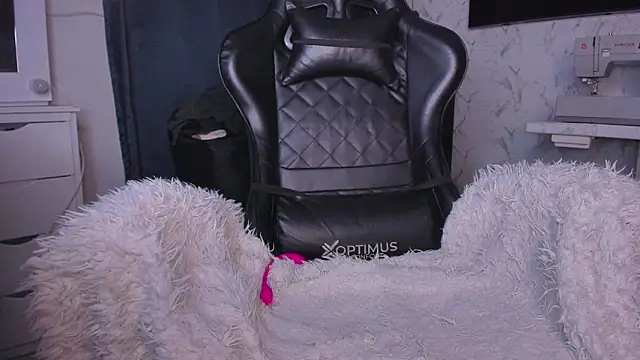 Lisegg  online show from February 5, 8:04 pm