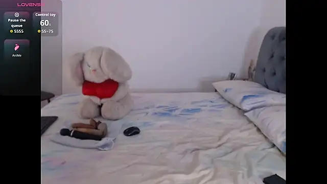 bunnymilf1 online show from August 5, 7:11 am