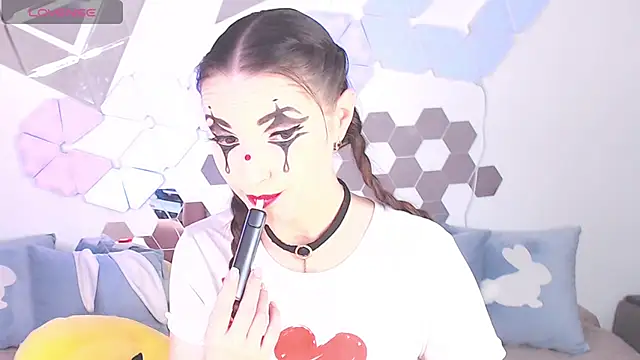 LexiKiss online show from December 11, 9:19 am