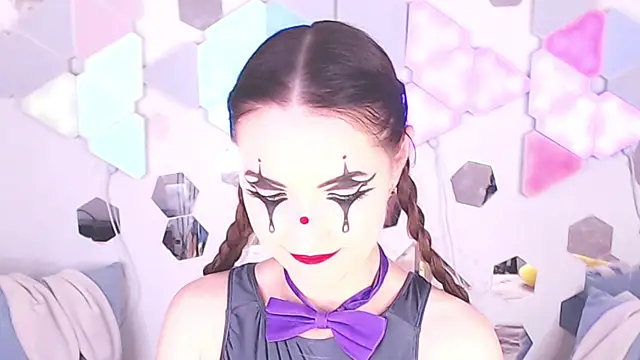 LexiKiss online show from September 9, 7:19 am