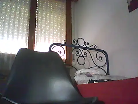 Snapshot of Moro_ra chatting on June 16, 11:57 am Moro ra online show from June 16, 11:57 am