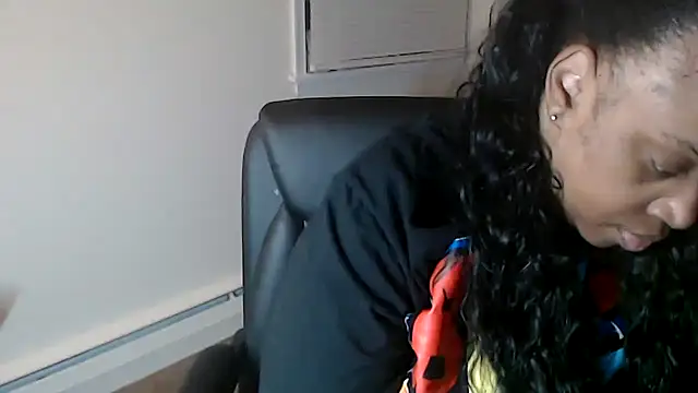 Sexymona1218 online show from December 18, 9:37 am