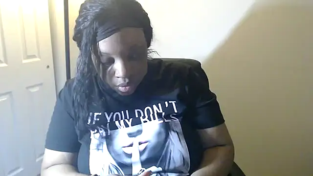 Snapshot of Sexymona1218 chatting on May 12, 4:20 am Sexymona1218 online show from May 12, 4:20 am