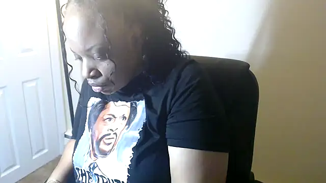 Snapshot of Sexymona1218 chatting on June 18, 6:46 am Sexymona1218 online show from June 18, 6:46 am