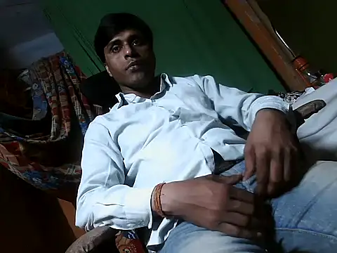 Snapshot of desiboy1101 chatting on March 3, 2:26 pm desiboy1101 online show from March 3, 2:26 pm