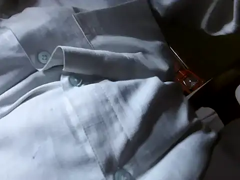 Snapshot of desiboy1101 chatting on March 19, 1:40 pm desiboy1101 online show from March 19, 1:40 pm