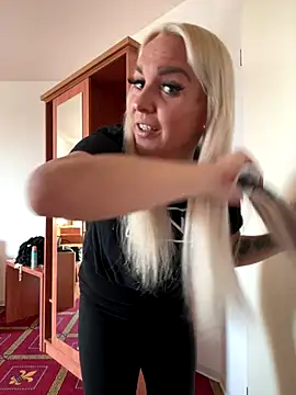 MIA-XXX online show from September 25, 6:28 am