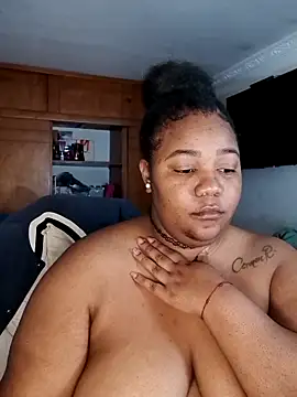 Snapshot of Daddys_girl1 chatting on October 1, 6:19 am Daddys girl1 online show from October 1, 6:19 am