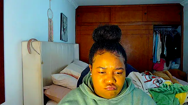 Snapshot of Daddys_girl1 chatting on October 12, 5:17 am Daddys girl1 online show from October 12, 5:17 am