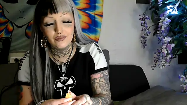 RoxxyInk online show from January 13, 11:08 am