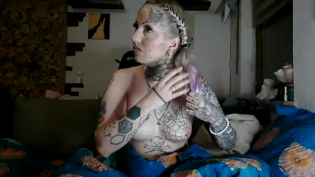 RoxxyInk online show from June 16, 9:28 pm