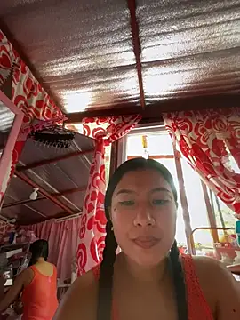 Snapshot of sweetieme chatting on May 17, 1:36 am sweetieme online show from May 17, 1:36 am
