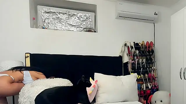 juliahayessxx online show from June 14, 7:05 pm