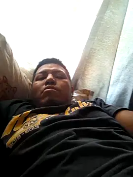 juliopantoja online show from May 1, 4:00 pm