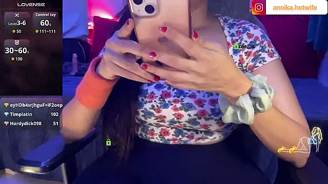 Snapshot of GoddessRaani chatting on October 15, 7:03 pm GoddessRaani online show from October 15, 7:03 pm