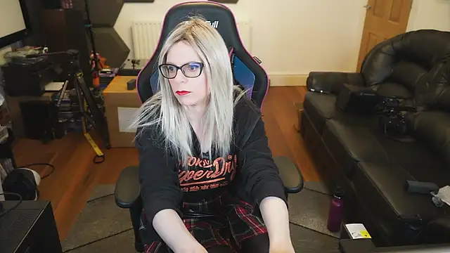 Snapshot of KelseyCobalt chatting on January 8, 10:27 pm KelseyCobalt online show from January 8, 10:27 pm