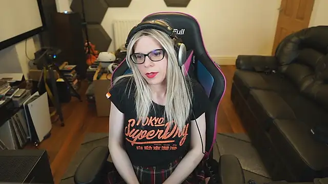 Snapshot of KelseyCobalt chatting on February 20, 9:20 pm KelseyCobalt online show from February 20, 9:20 pm