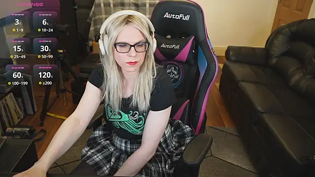 Snapshot of KelseyCobalt chatting on October 2, 8:49 pm KelseyCobalt online show from October 2, 8:49 pm