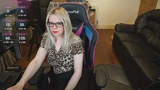 Snapshot of KelseyCobalt chatting on October 11, 7:34 pm KelseyCobalt online show from October 11, 7:34 pm