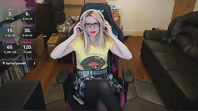 Snapshot of KelseyCobalt chatting on December 15, 9:52 pm KelseyCobalt online show from December 15, 9:52 pm