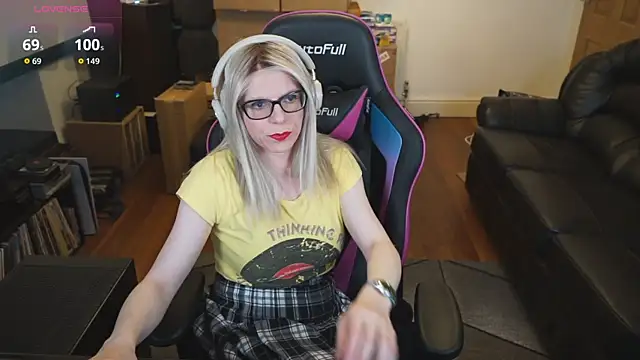 Snapshot of KelseyCobalt chatting on December 19, 9:44 pm KelseyCobalt online show from December 19, 9:44 pm