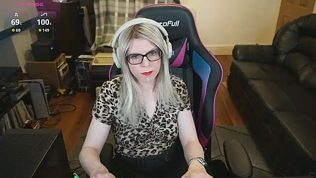 Snapshot of KelseyCobalt chatting on February 16, 10:17 pm KelseyCobalt online show from February 16, 10:17 pm