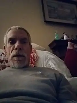 Snapshot of Biknight chatting on December 5, 3:37 am Biknight online show from December 5, 3:37 am