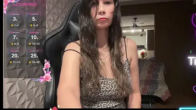 Leilacharlotte online show from January 15, 11:19 pm