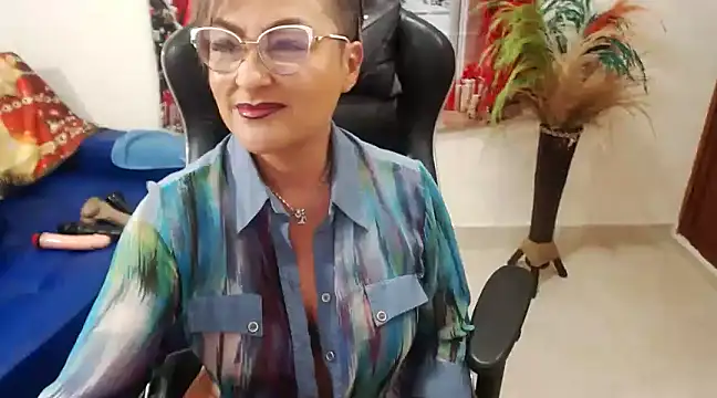 Snapshot of Tamara_Luaren chatting on December 20, 9:28 pm Tamara Luaren online show from December 20, 9:28 pm