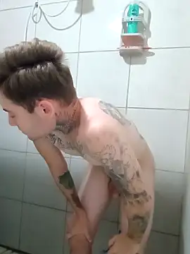 Snapshot of DanielMagains chatting on October 13, 7:47 pm DanielMagains online show from October 13, 7:47 pm