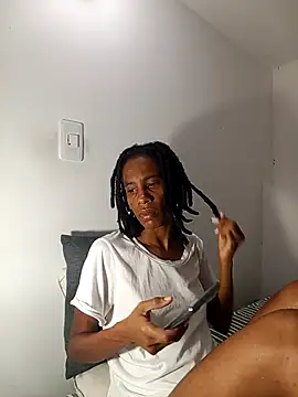 Snapshot of africa_deluxe chatting on December 4, 5:32 pm africa deluxe online show from December 4, 5:32 pm