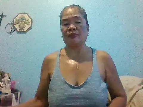 Snapshot of sexylizzy4u chatting on July 14, 5:45 am sexylizzy4u online show from July 14, 5:45 am