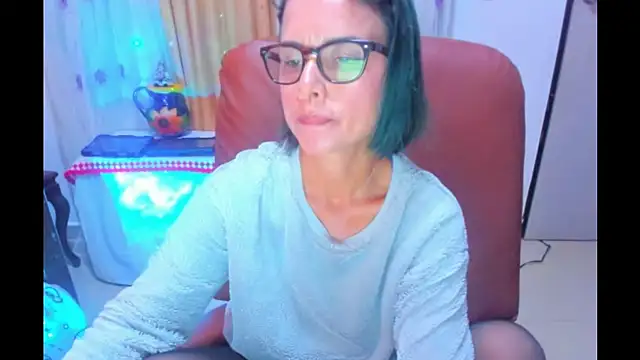 BrianaGarner online show from September 19, 4:18 pm