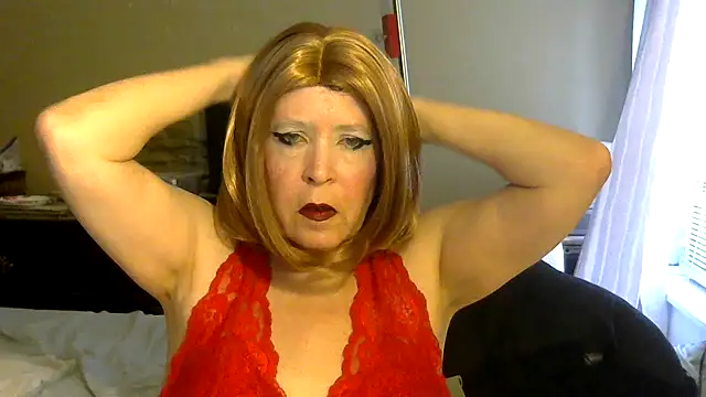 Snapshot of LavondiaStarr chatting on June 18, 8:24 pm LavondiaStarr online show from June 18, 8:24 pm
