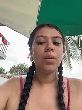 Snapshot of emilyjohanson chatting on May 16, 3:11 pm emilyjohanson online show from May 16, 3:11 pm
