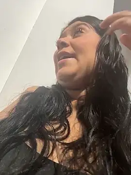 Snapshot of emilyjohanson chatting on May 27, 5:43 pm emilyjohanson online show from May 27, 5:43 pm