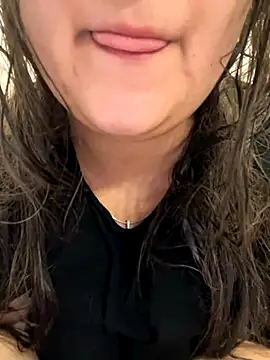 Snapshot of Jane_BBW chatting on November 10, 2:43 am Jane BBW online show from November 10, 2:43 am