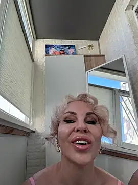 Snapshot of Hotnessi chatting on March 14, 7:58 am Hotnessi online show from March 14, 7:58 am