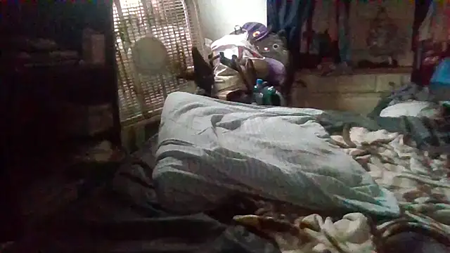 Snapshot of starlight1983 chatting on April 12, 9:42 pm starlight1983 online show from April 12, 9:42 pm