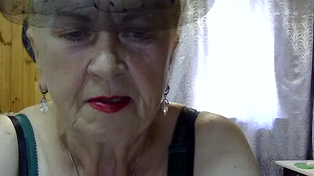 Emma52610 online show from September 12, 11:10 am