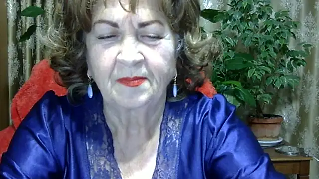 Emma52610 online show from December 20, 5:20 pm