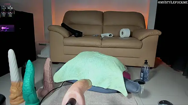 Th3Qu33n0fBigg3st online show from November 26, 10:55 pm