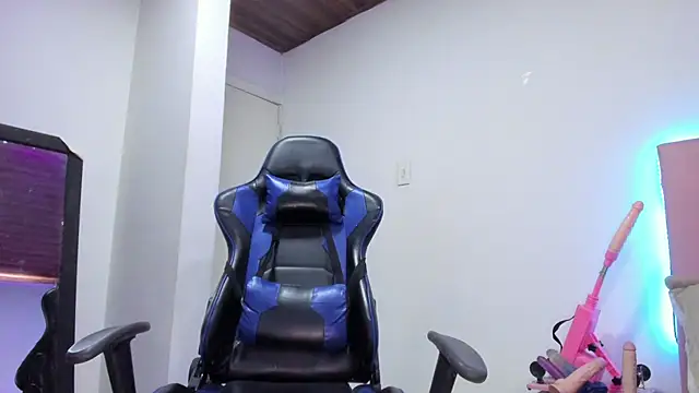 Snapshot of melani_xc chatting on November 7, 2:28 pm melani xc online show from November 7, 2:28 pm