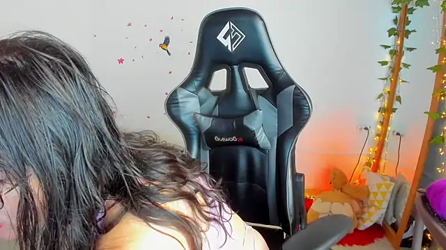 Susan Foxx online show from February 23, 5:43 pm