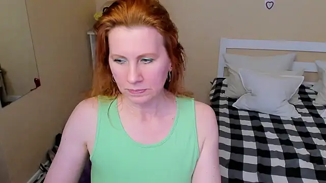 Snapshot of FoxySophia chatting on November 16, 7:30 pm FoxySophia online show from November 16, 7:30 pm