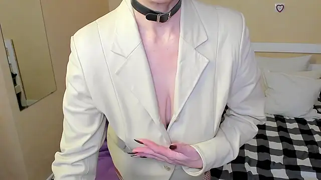 Snapshot of FoxySophia chatting on November 21, 9:30 am FoxySophia online show from November 21, 9:30 am